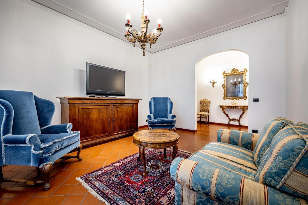 Yid Elegant Apt With Garage Florenţa Exterior foto