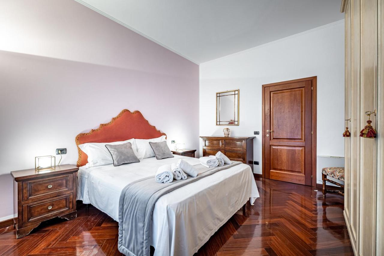 Yid Elegant Apt With Garage Florenţa Exterior foto