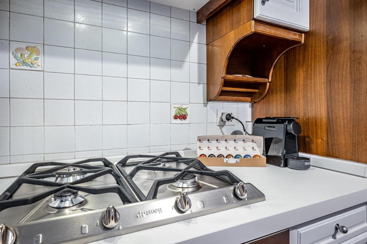 Yid Elegant Apt With Garage Florenţa Exterior foto